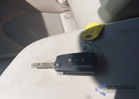 2021 Toyota Camry Le z USA, uszkodzony, nr VIN 4T1C11AK6MU563015